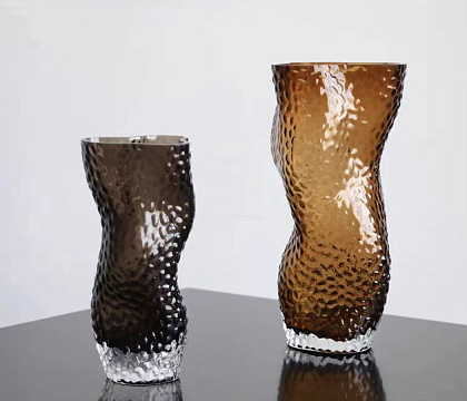 Ваза стеклянная D11 * H23,  1 шт., коричнево-серый