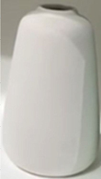 Ваза керамическая, цвет белый, 9,5*9,5*15,5 см.