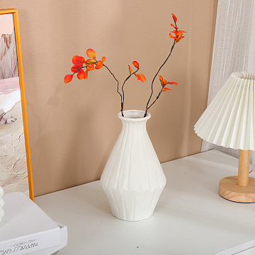 Ваза керамическая, цвет белый, 12*21 см