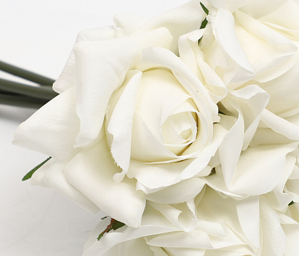 Букет искусственный декоративный "Розы": 5 стеблей, 25 см., белый