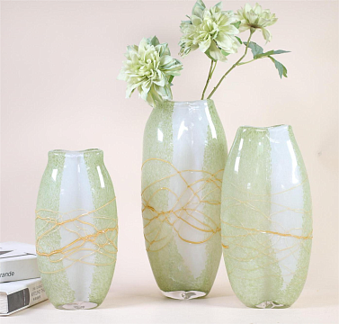 Ваза стеклянная 17*9,5*33, 1 шт., молочно-фисташковый