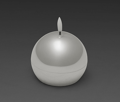 Светодиодная пластиковая свеча с эффектом мерцания , 10*10*8.5/11.5 см, глянцевое серебро