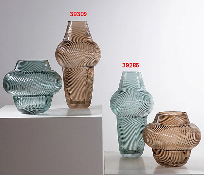 Ваза стеклянная D17,5* H34 см, 1 шт., зеленый