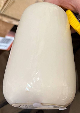 Ваза керамическая, цвет белоснежный, 9,5*9,5*15,5 см.