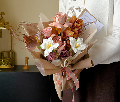 Водостойкий упаковочный материал "Бархат", 53 см*6 ярдов, 75 г/м², пудровый