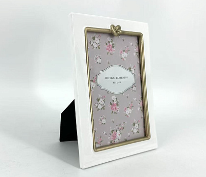 Фоторамка декоративная из эпоксидной смолы, серия "Весна", цвет белый/золотой, со стеклом, 10x15 см