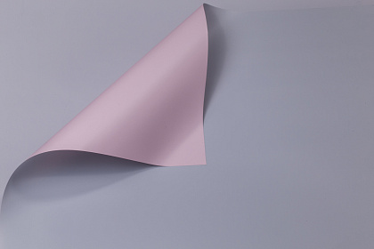 Упак. материал флористическая пленка "Лепестки роз", 60 мкр, 58 см х 10 м, св-розовый / серебристо-серый