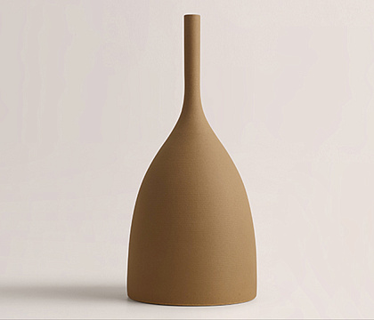 Ваза керамическая, матовая, цвет песочный, 11*11*24,5 см.