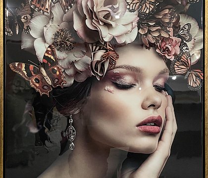 Постер "Красота II" c глянцевым покрытием, рама пластиковая, 50*70*3,5