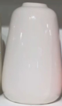 Ваза керамическая, цвет белоснежный, 9,5*9,5*15,5 см.