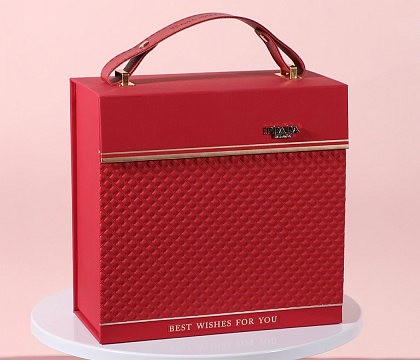 Коробка подарочная 18*13*7, красный