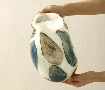 Ваза стеклянная D18 * H26 см, 1 шт., молочный