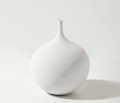 Ваза керамическая, матовая, цвет белый, 14*14*17 см.