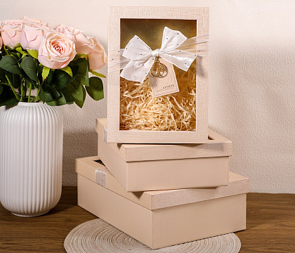 Набор коробок подарочных с прозрачным окошком 29*21*9,5, 26*19*8, 23*17*6,5 см, 3 шт., св.бежевый